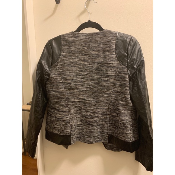 Tweed blazer with faux leather sleeves - Picture 4 of 5